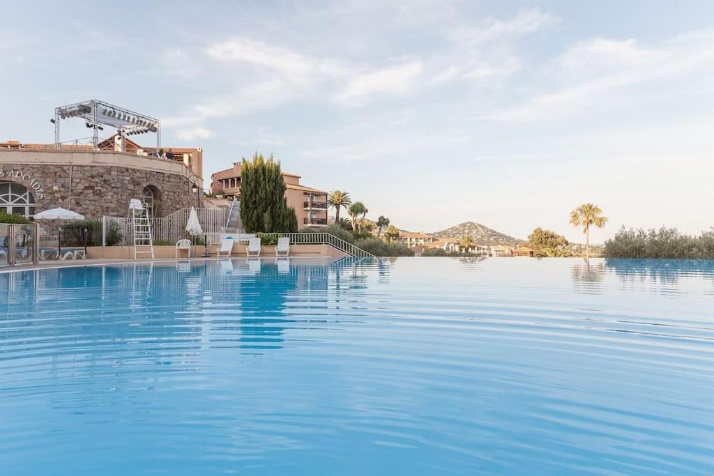 Village Cap Esterel, Piscine, Apartamento *