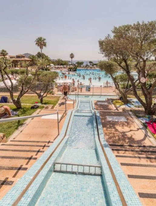 Village Cap Esterel, Piscine, Saint-Raphael (Var)