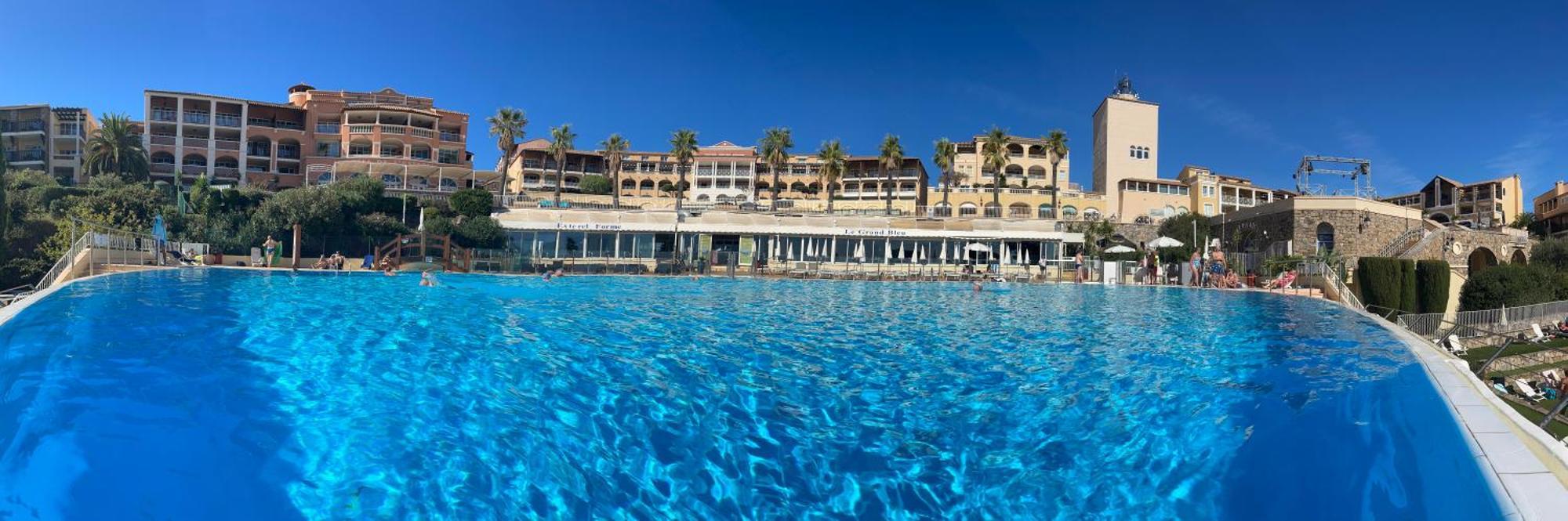 Village Cap Esterel, Piscine, * Saint-Raphael (Var)